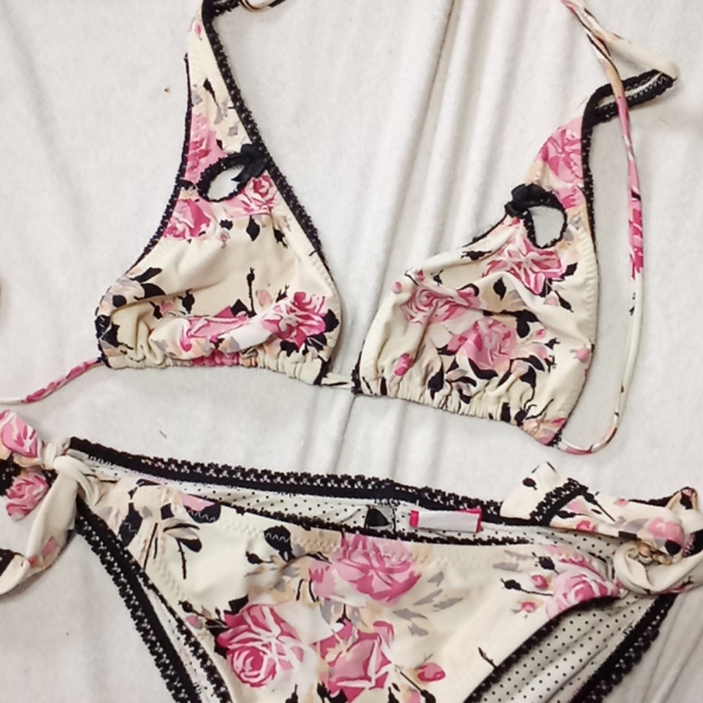 Betsy Johnson bathing suit pin up bikini lg